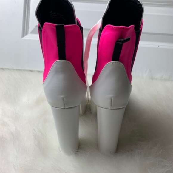 Barbie Tings Cape Robbin Platform Booties - Picture 3 of 8